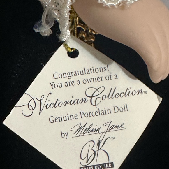 Victorian Collection Limited Edition Porcelain Doll 1998 - Picture 6 of 6